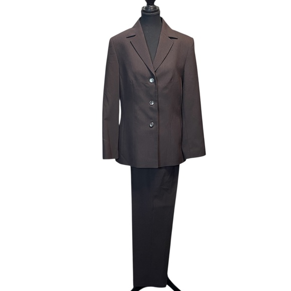 Bianca Jackets & Blazers - VINTAGE Bianca Washable 2-Piece Pant Suit in Pinstripe Fabric, Size 8, Black/red